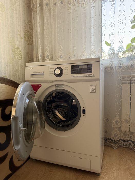 Продам машинку стиральную