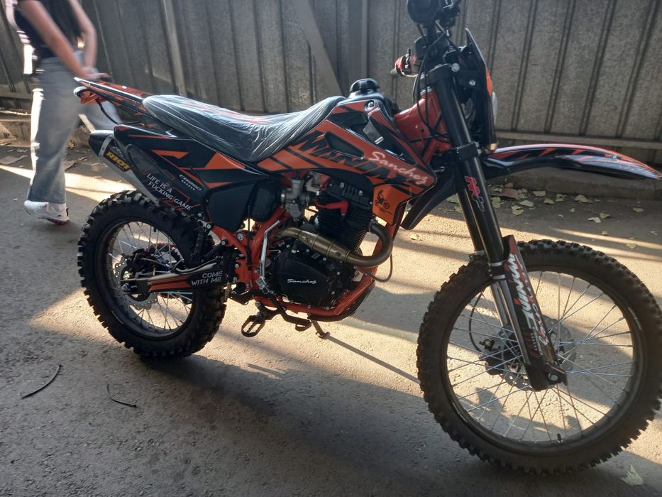 Мотоциклы и квадроциклы