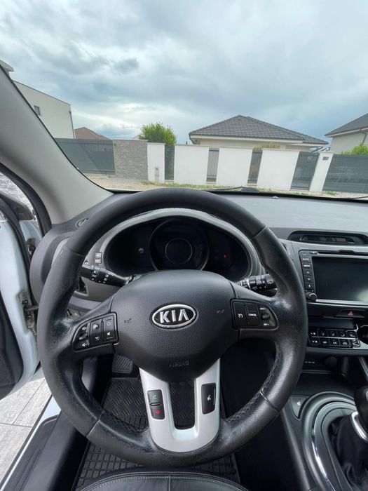 KIA Sportage 2012 — imagine 2