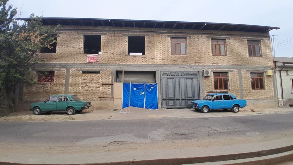 Uy sotiladi   5.5 sotix  manzil  Yunusobod tumani Xasanboy 5 tor koc