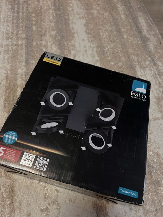 Lustra cu 4 leduri mobile