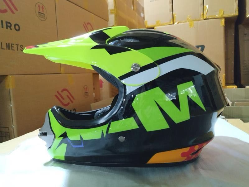 Каски детские кроссовые и шлемы