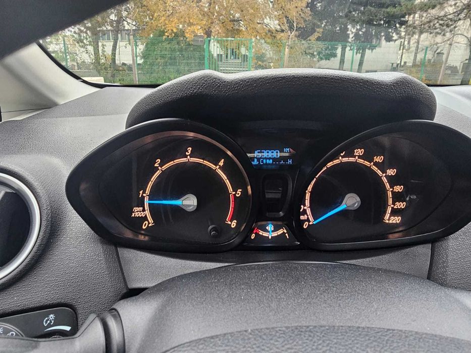 Vând Ford Fiesta 2014