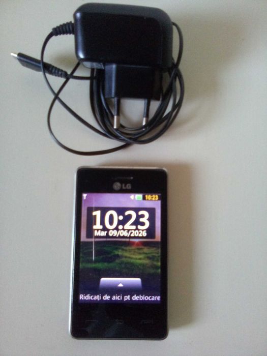 Vand telefon Nokia Lumia RM 976 si LG T386