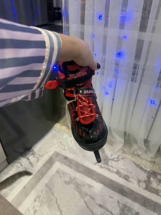 Коньки в отличном состоянии , одевались пару раз