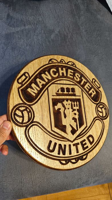 Емблема Manchester United