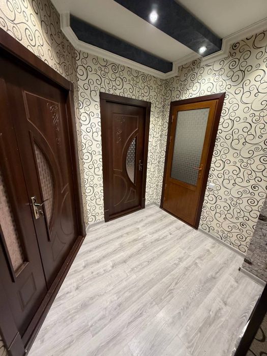 Вокзал худудида жойлашган Пиштган гиштлик квартира сотилади.