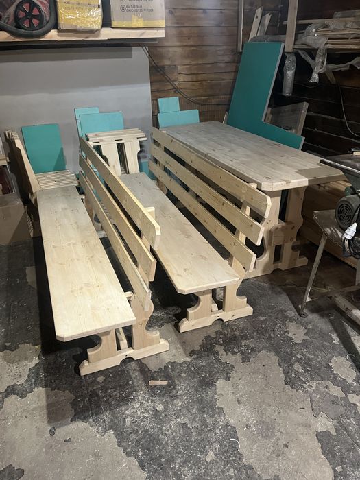 Стол с лавочками
