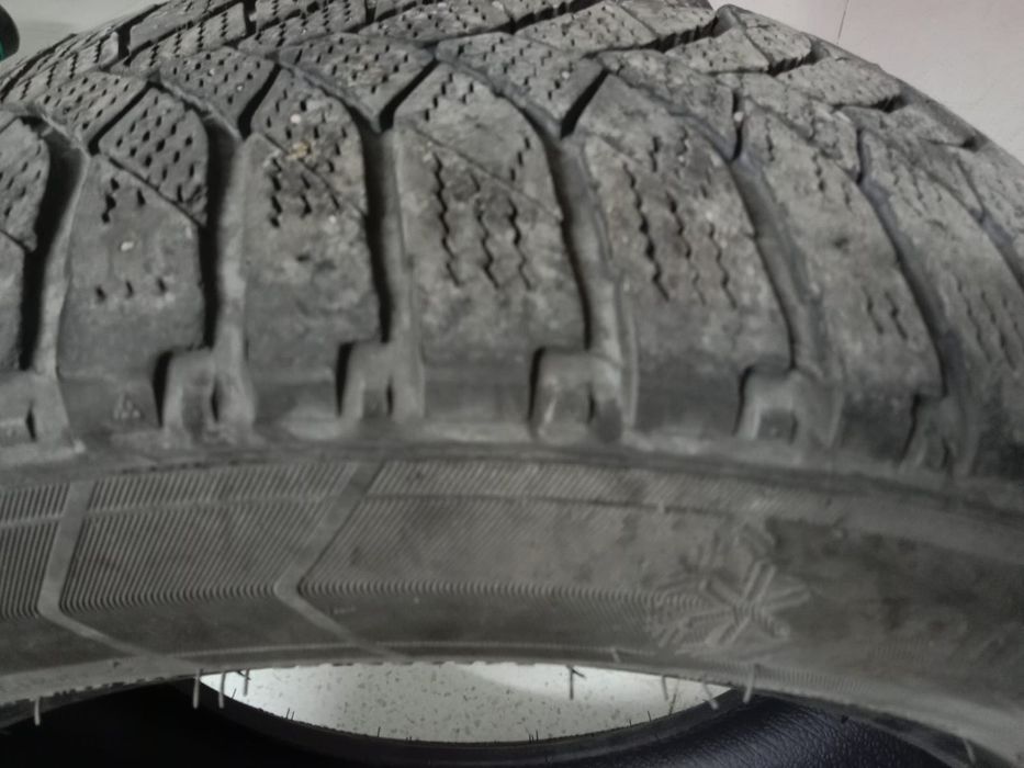 Зимние шины 205/60R16