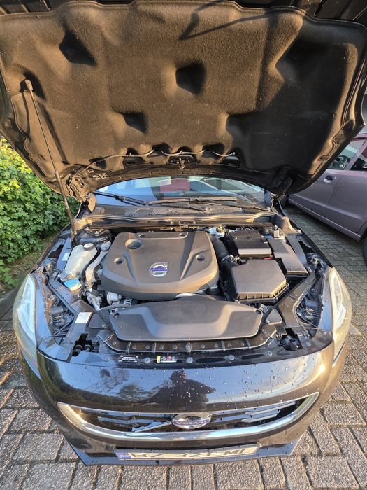 Volvo V40 D4 2015 
 Întreținut impecabil
