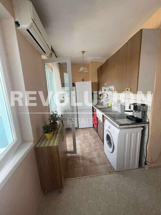 Дава се под наем Четиристаен апартамент в Варна, Генералите - 100 кв.м за 700 € - Снимка #1