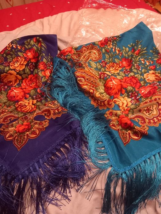 Set două batice tradiționale  107x107 cm
