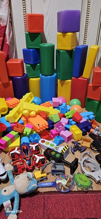 Разные игрушки все за 8000