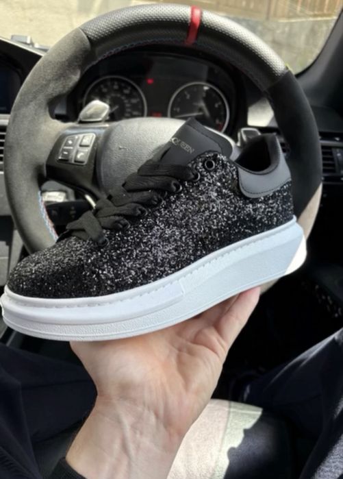 Уникални обувки хит