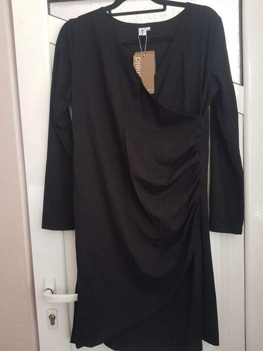 Нова черна  рокля