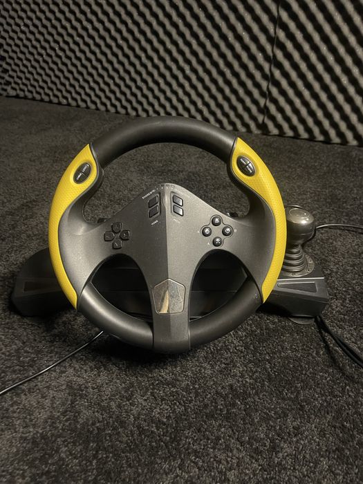 Volan gaming cu schimbator pentru ps3 si ps4.