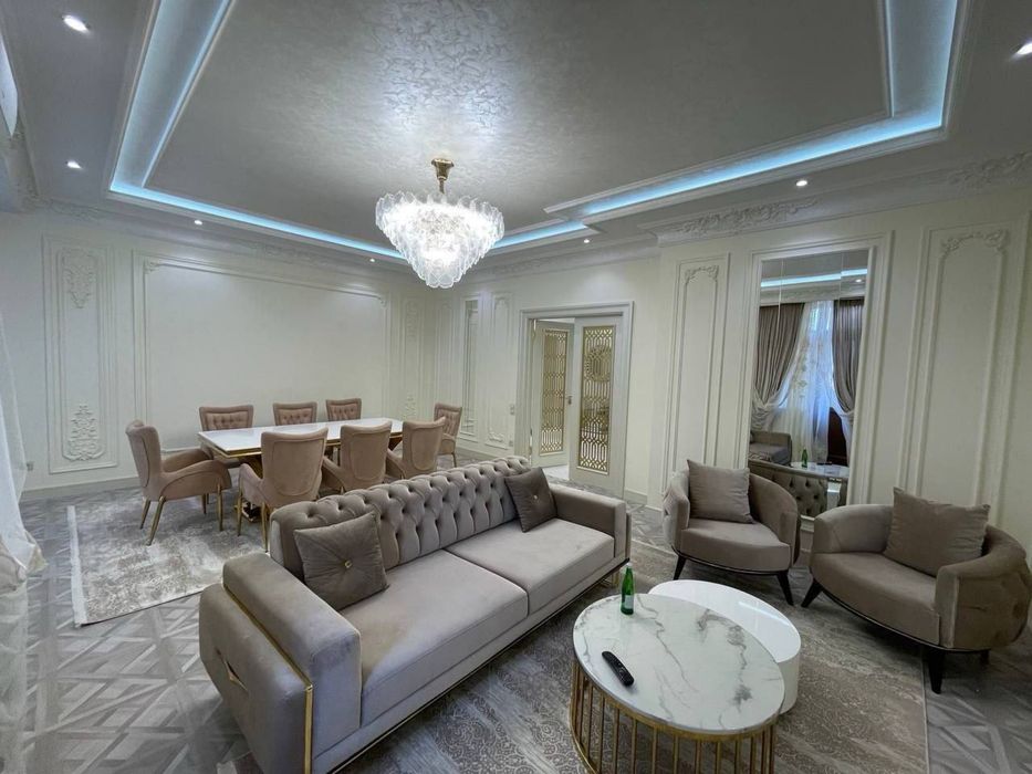 Продается 5ти комнатная квартира,ДК Парижен,Ул Мукимий,175м2