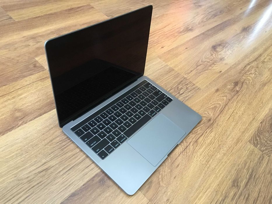 13.3' Core i5 Apple MacBook Pro Mid 2017 TouchBar 16GB RAM/256GB SSD