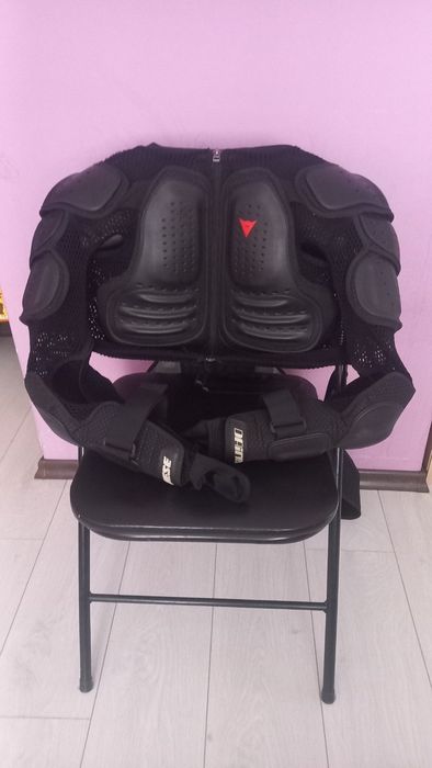 Протекторна жилетка Dainese
