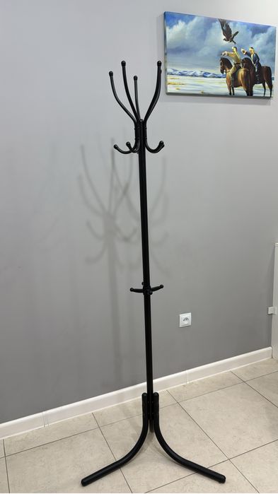 Напольная металлическая вешалка для одежды | Чёрная | Прочная