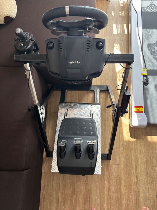 Volan Logitech G920, pedale, schimbator + stand pentru volan