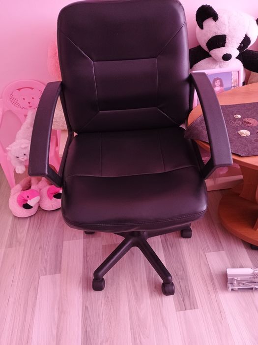 Офис стол кожен..