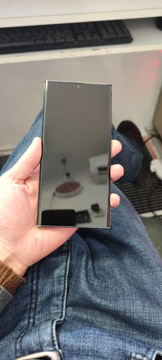 Samsung S23 Ultra.    juda arzon