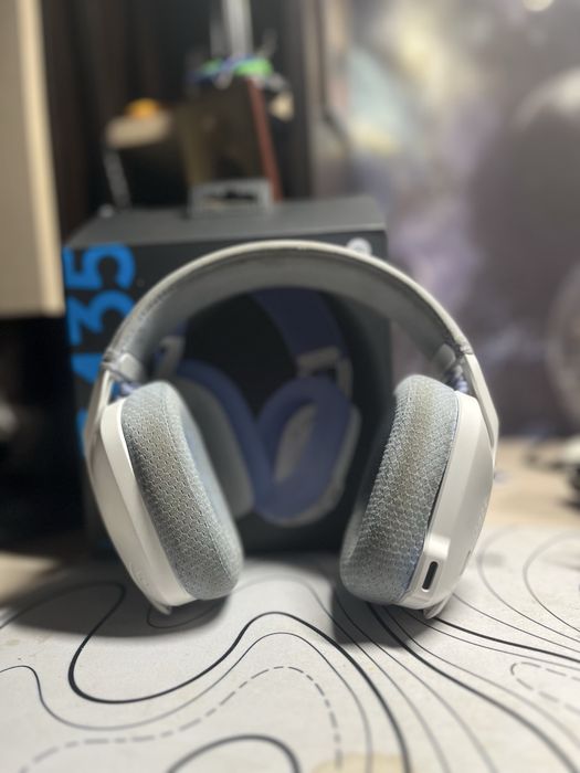 Продам нашуники Logitech g435