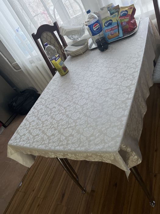 диван и стол Бесплатно !!