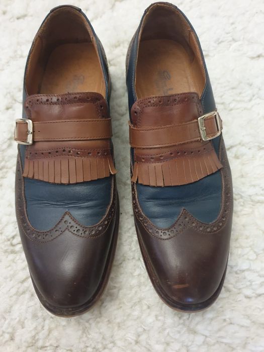 Sacou, pantofi, adidasi, camasi.