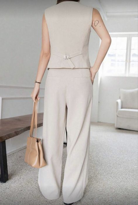 Сет- панталон и елек в размер “S”