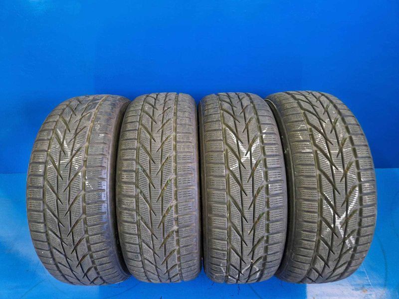 4 Toyo R18 215/50
зимни гуми DOT2719