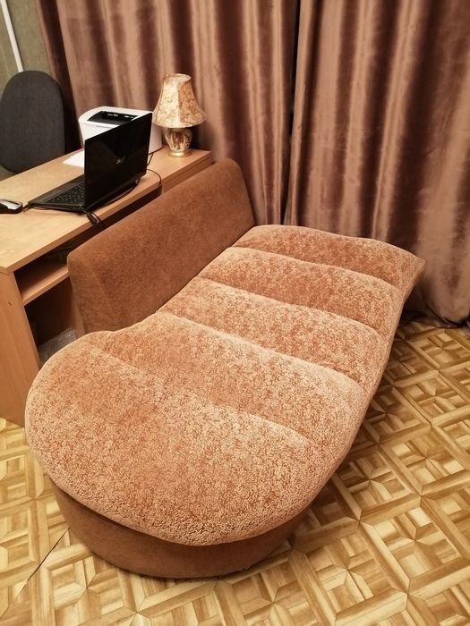 Продается тахта с подушками