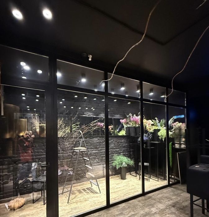 Стеклянная перегородка