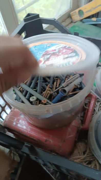 Крепеж, метизы, шурупы, саморезы