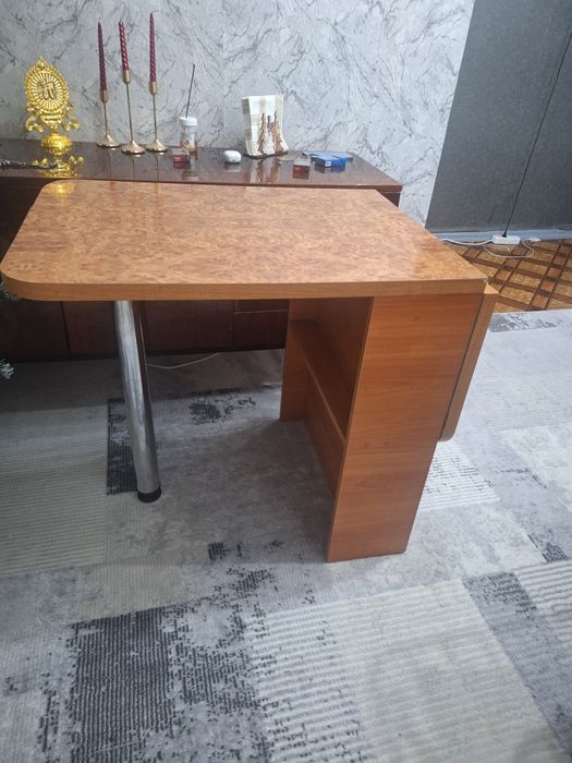 Продам кухонный стол