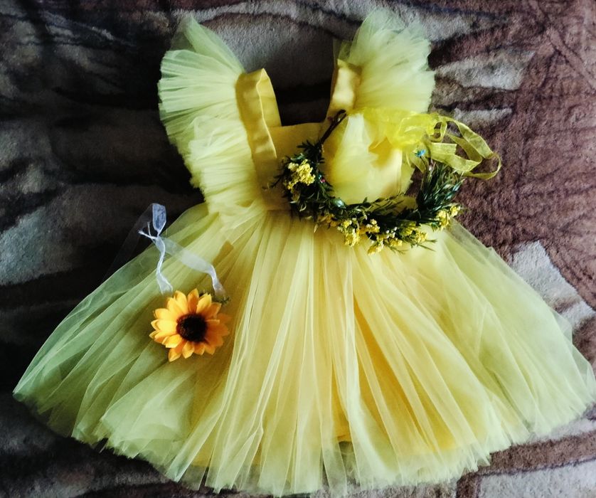 Продам платье с веночком и браслет на руку