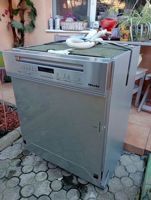 Miele G7205 SCI XXL Masina spalat vase Premium Germana Clasa AAA  Noua