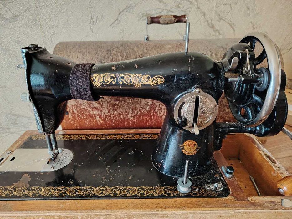 Продаётся Швейная Машинка
