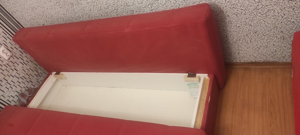 Разтегателен диван с ракла