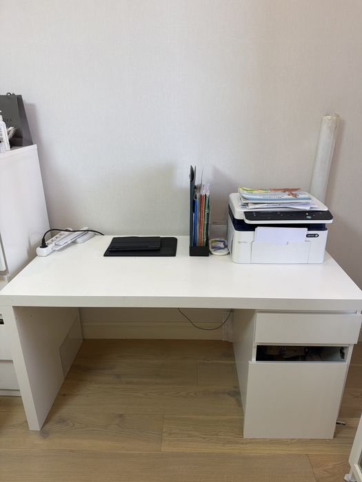 Письменный стол IKEA