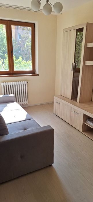 Inchiriez apartament 3 camere, zona Spitalul Judetean