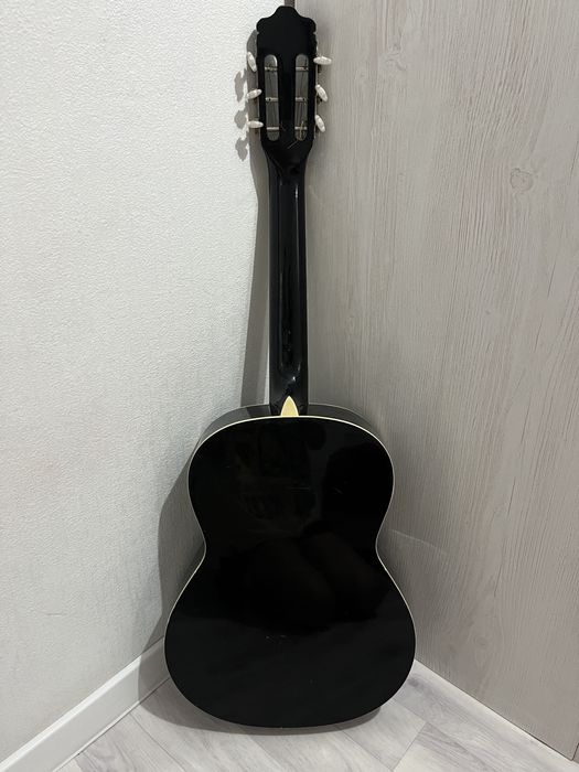 ПРОДАЮ ГИТАРУ, работает отлично