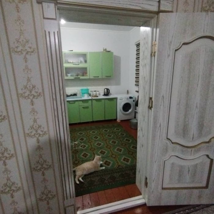 Г.Ходжели уй Сотилади.