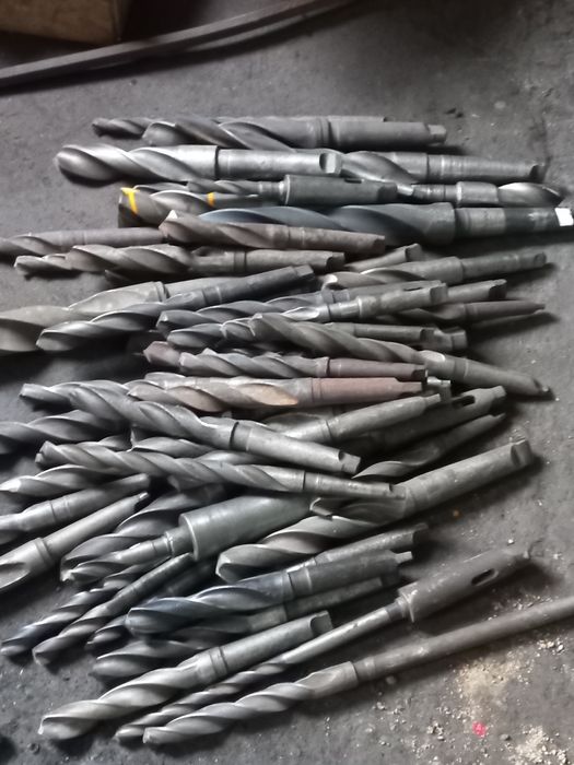 Сверло, метчик, плашка и т.п  в ассортименте