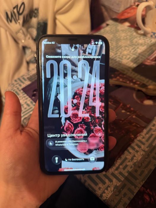 продаем 11 айфон,128гб,Акб79%