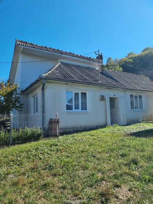 Vand casa plus teren de 30 ari