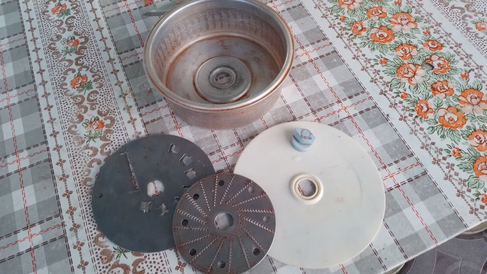 Соковыжималку .Россинка.