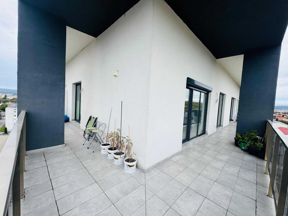Apartament 4 camere (Penthouse)