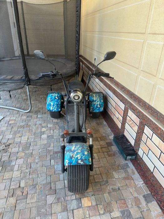 Скутер 3 колёсный